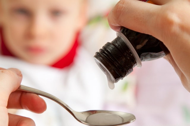 Como dar remédio para bebê - Tua Saúde