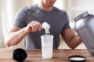 Illustrative image of the article Creatine Benefits 101: How Long to Take It, Dose & Other FAQs