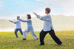 Imagen ilustrativa del artículo 10 Beneficios del tai chi para la salud (y cómo practicarlo)