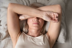 Illustrative image of the article Menopause Symptoms: 13 Common Signs