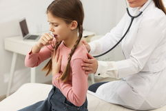 Illustrative image of the article Bronchiolitis: Symptoms, Causes, Treatment & Prevention