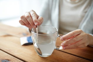 Image illustrative de l'article Remèdes contre la gueule de bois : médicaments et remèdes maison