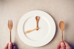 Illustrative image of the article Intermittent Fasting: A Complete Beginner's Guide (Types, Benefits & How to Start)