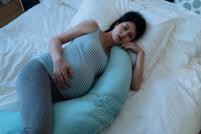 Mujer embarazada con insomnio