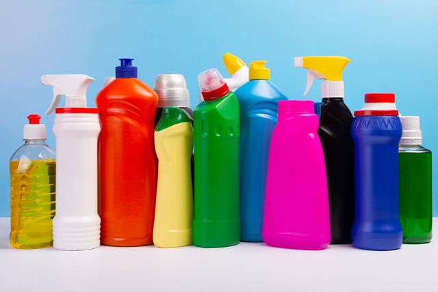 Detergentes e outros produtos de limpeza