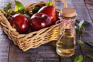 Illustrative image of the article 9 Apple Cider Vinegar Benefits (plus How to Use & Side Effects)