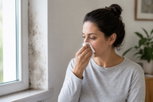 Illustrative image of the article Symptoms of Mold Exposure (Respiratory, Skin, Eye & Systemic Signs)