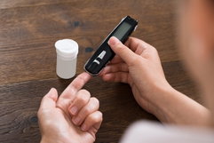 Illustrative image of the article How to Treat Low Blood Sugar: What to Eat & When to Get Help