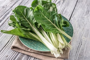 Illustrative image of the article Chard: 10 Health Benefits, How to Eat & Recipes