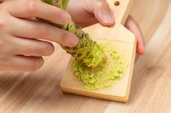 Imagem ilustrativa do artigo Wasabi: 6 benefícios e como consumir (com receitas)