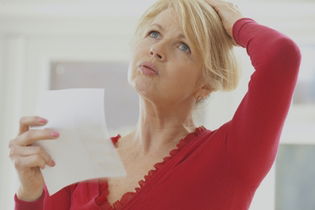 Illustrative image of the article Menopause Symptoms: 12 Signs to Monitor & Treatment