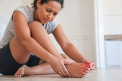 Illustrative image of the article Big Toe Pain: 9 Possible Causes (& How to Treat)