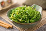 Illustrative image of the article 6 Seaweed Benefits (plus Nutrition Facts, How to Eat & Recipes)