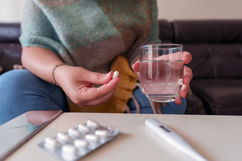 Imagem ilustrativa do artigo Ibuprofeno 600 mg: para que serve, como tomar (e cuidados)