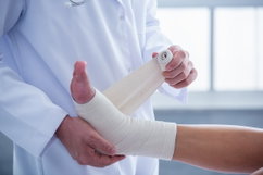 Illustrative image of the article What's the recovery time for a broken pinky toe?