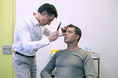 Imagen ilustrativa del artículo Verruga filiforme: qué es, causas y tratamiento