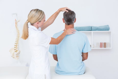Illustrative image of the article Torticollis: Symptoms, Causes & Treatment
