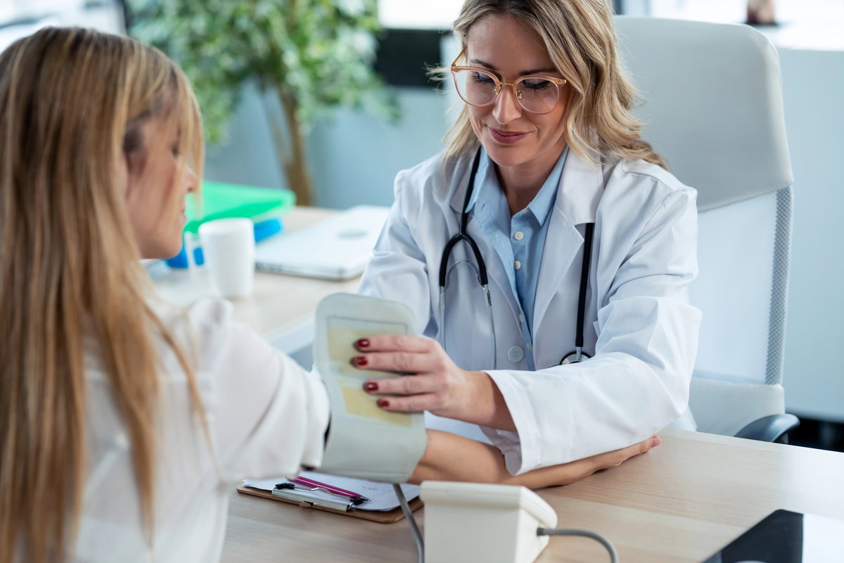 Esclerodermia: o que é, sintomas, tipos e tratamento
