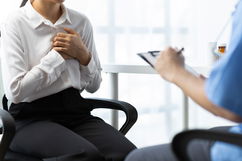 Imagem ilustrativa do artigo Dor precordial: o que é, sintomas e tratamento