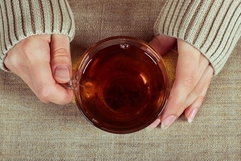 Illustrative image of the article Tea for Constipation: 6 Natural Remedies
