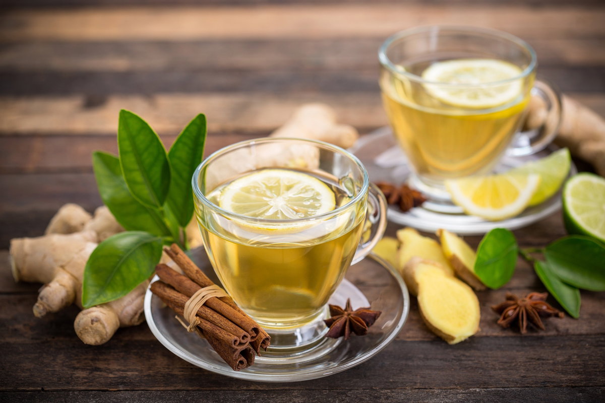 Chá de gengibre: 9 benefícios (e como fazer) - Tua Saúde
