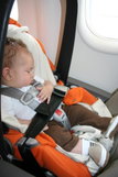 Imagem ilustrativa do artigo Com quantos meses o bebê pode viajar de avião?