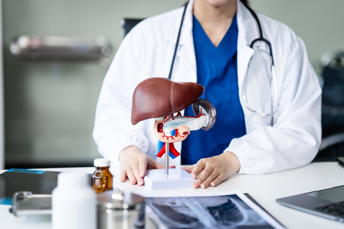 Tipos de hepatite: sintomas, transmissão (e o que fazer)