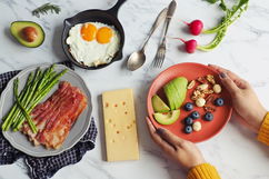 Illustrative image of the article Keto Diet Explained: Food List (w/ Meal Plan), Benefits & Precautions