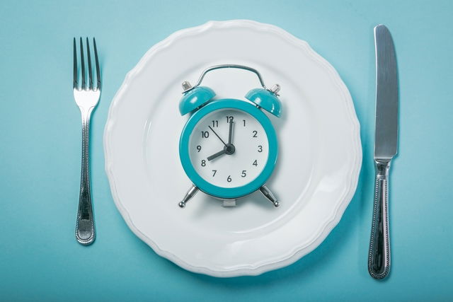 Illustrative image of the article Intermittent Fasting Meal Plan: What to Eat (& 3-Day Plan)