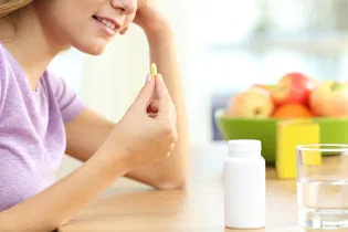 Illustrative image of the article Nausea Medicine: Pharmacy Options & Natural Remedies