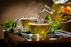 Illustrative image of the article 14 Natural Diuretic Teas for Fluid Retention