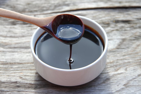 Illustrative image of the article Molasses: Health Benefits, How to Make, Nutrition & Daily Amount