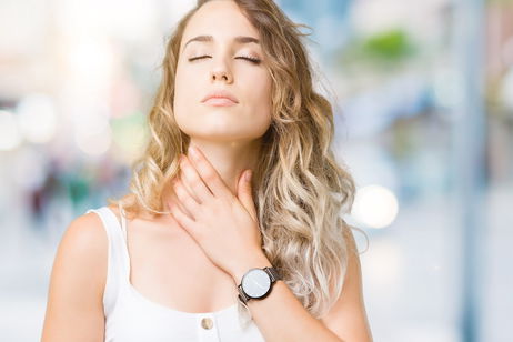 Image illustrative de l'article 14 symptômes d'une angine (et que faire)